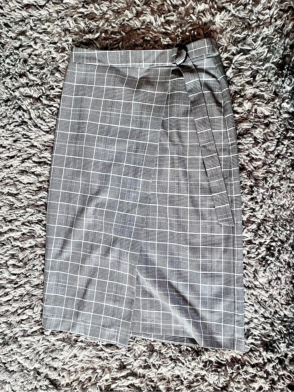 Banana Republic Plaid Midi Skirt Gray & White Size 2 NWT